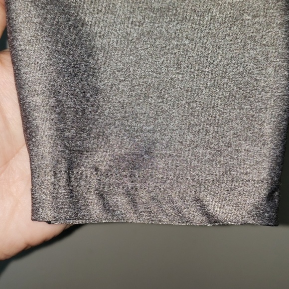 Alphalete Gray Heathered V-Cut Leggings - Picture 3 of 7